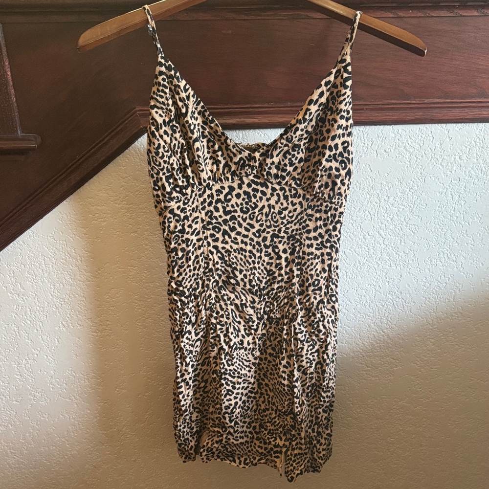 GB Women’s Size Small Animal Print Casual Sleeveless Mini V Neckline Dress SML